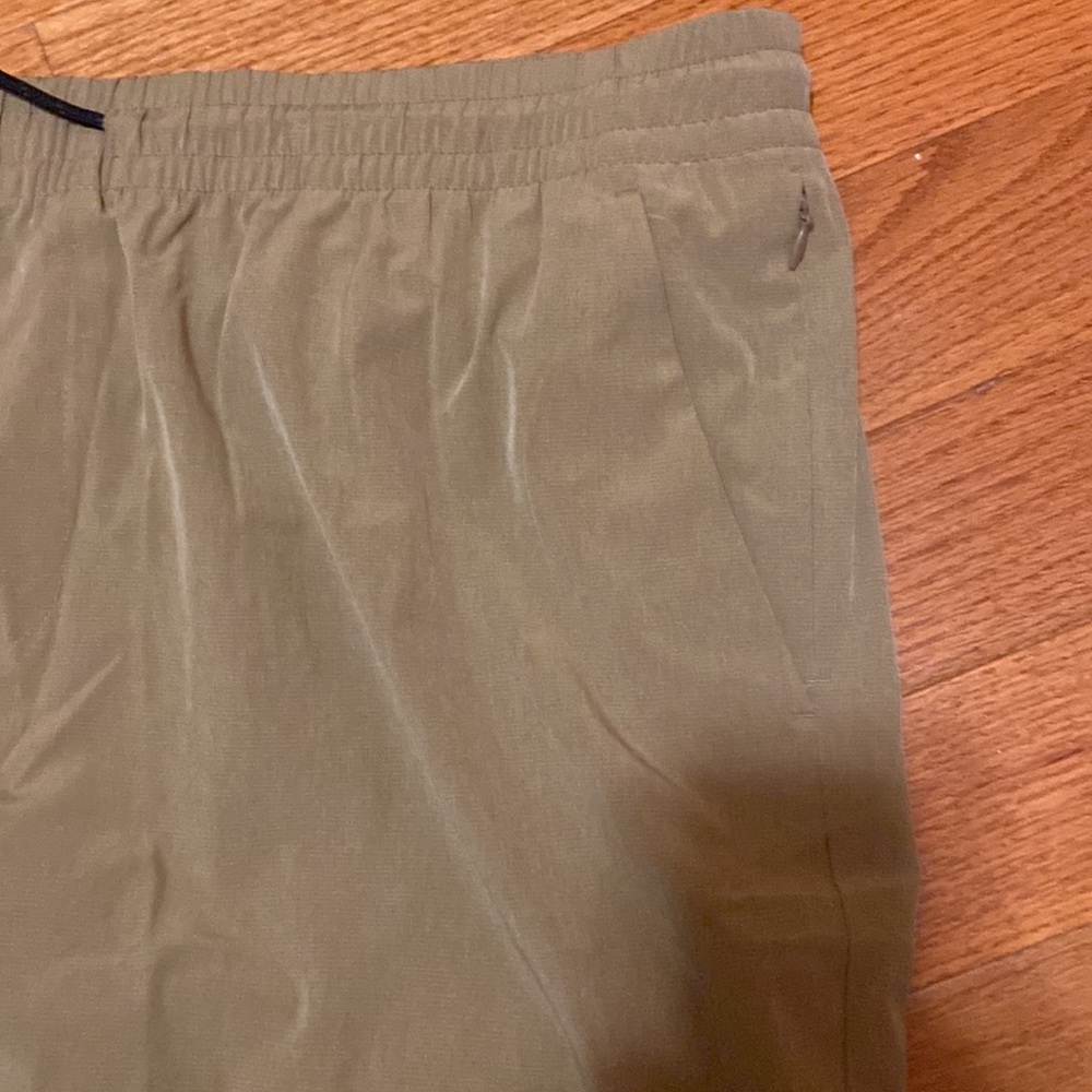 Old Navy Active Stretchtech Shorts - image 3